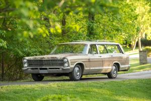 Ford Country Squire Station Wagon 428 1967 года 